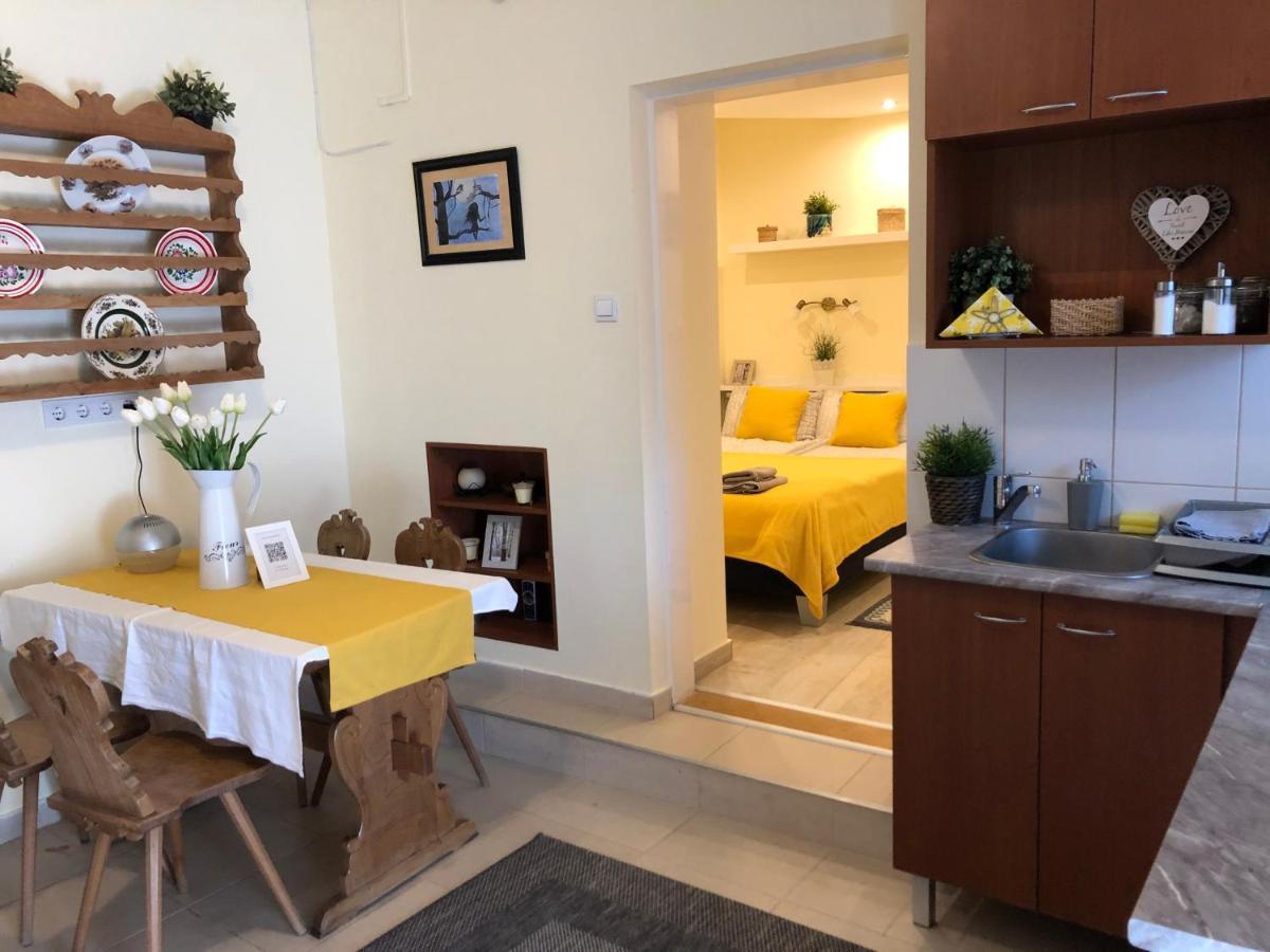 Milla Apartman Сентендре Экстерьер фото